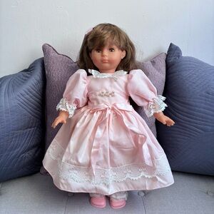 Vintage 80’s Famosa Doll Made in Spain 21 in. tall. Sleep Eyes. Not Played With